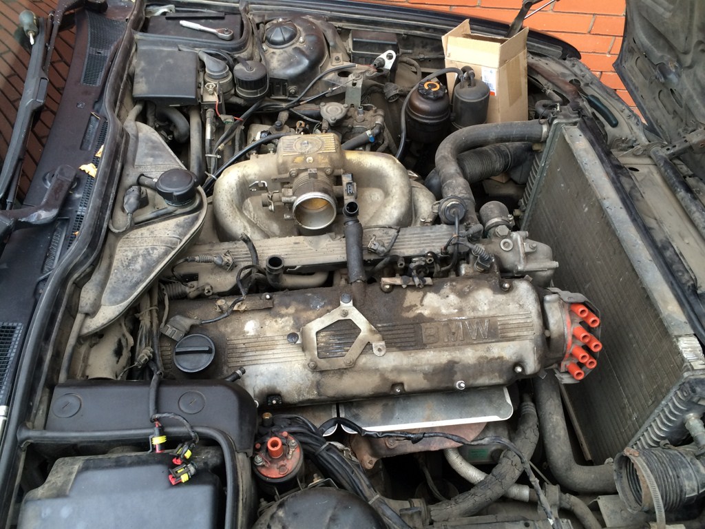 Декабрь 2015 BMW E32 001